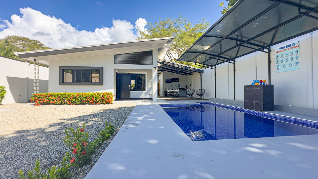 Residence in Bahía Ballena: Expansion Opportunity and Privileged Location!!