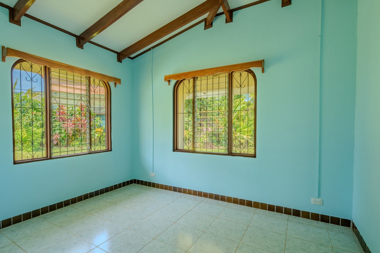 Vista Serena, beautiful House surrounded by nature in Villa Nueva de Quepos