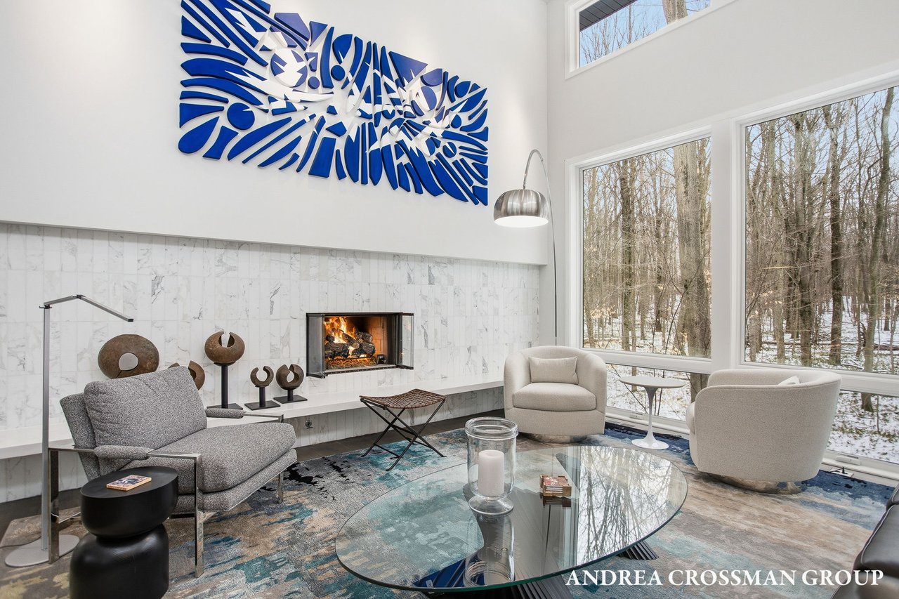 6919 Bendemeer Drive