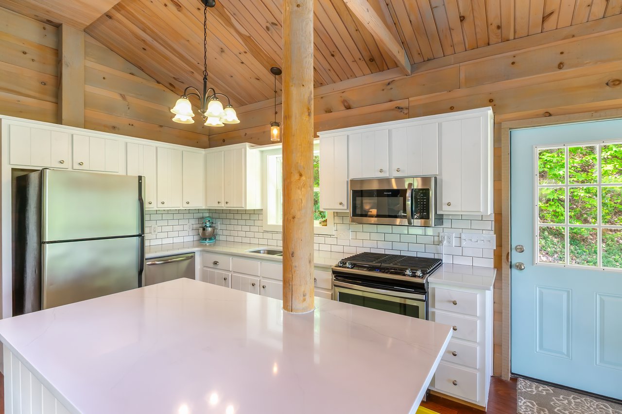 438 PALMETTO DR