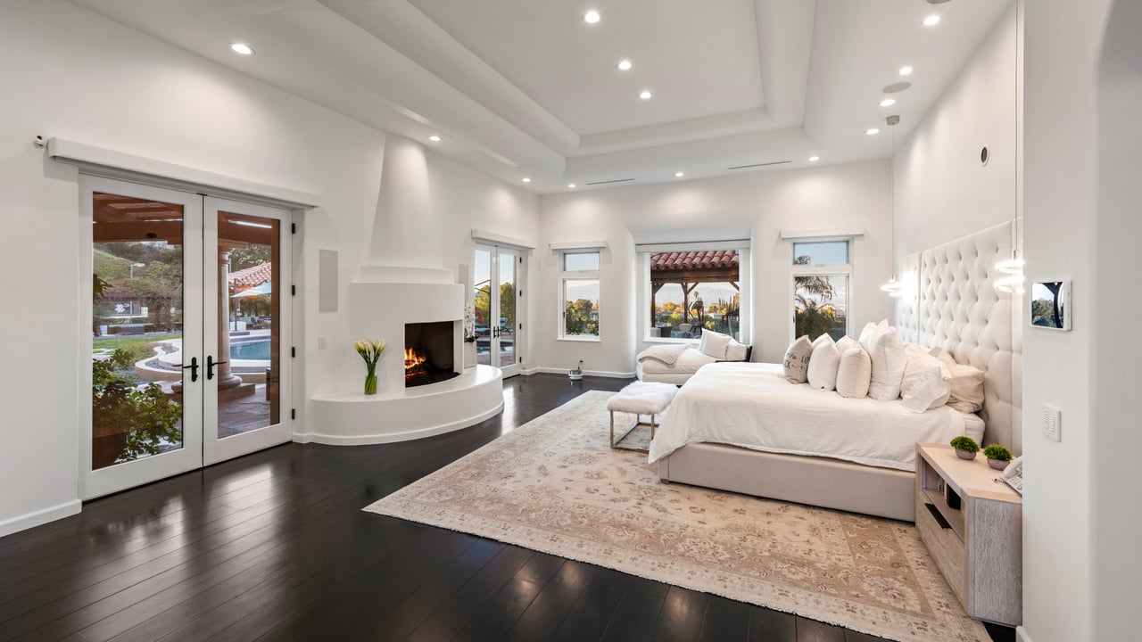 16405 Mulholland Drive