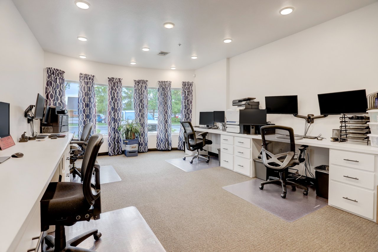 6544 Greatwood Pkwy #B