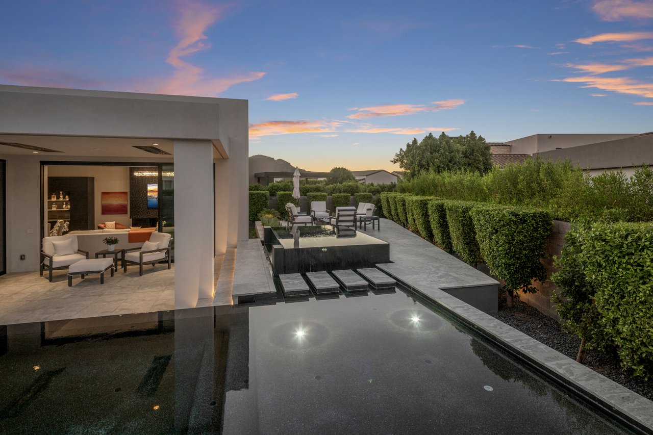 6914 E Cactus Wren Road