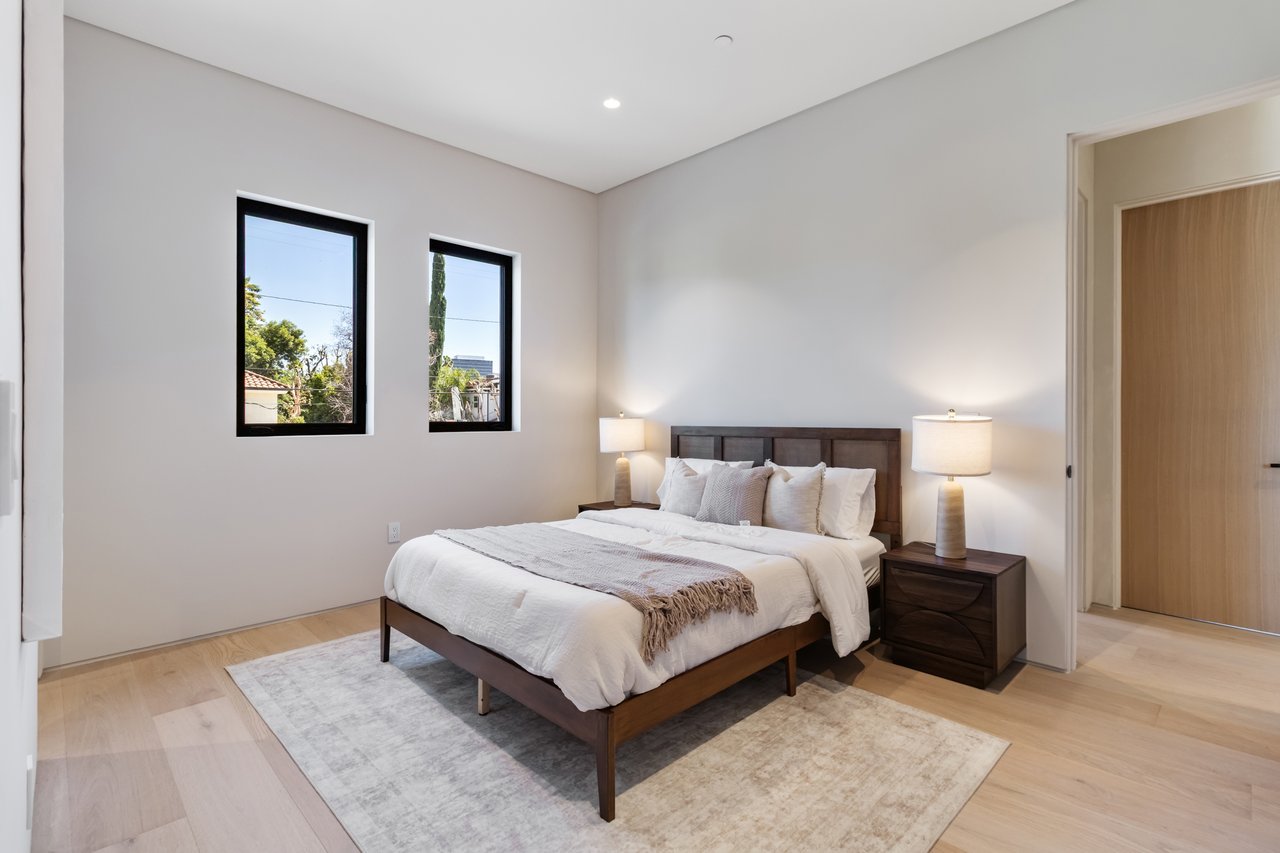 Addison St, 91436