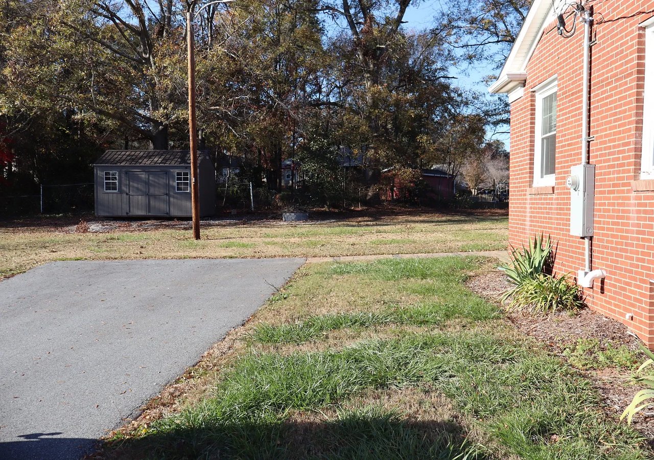 106 Crestview Dr. Inman SC 29349