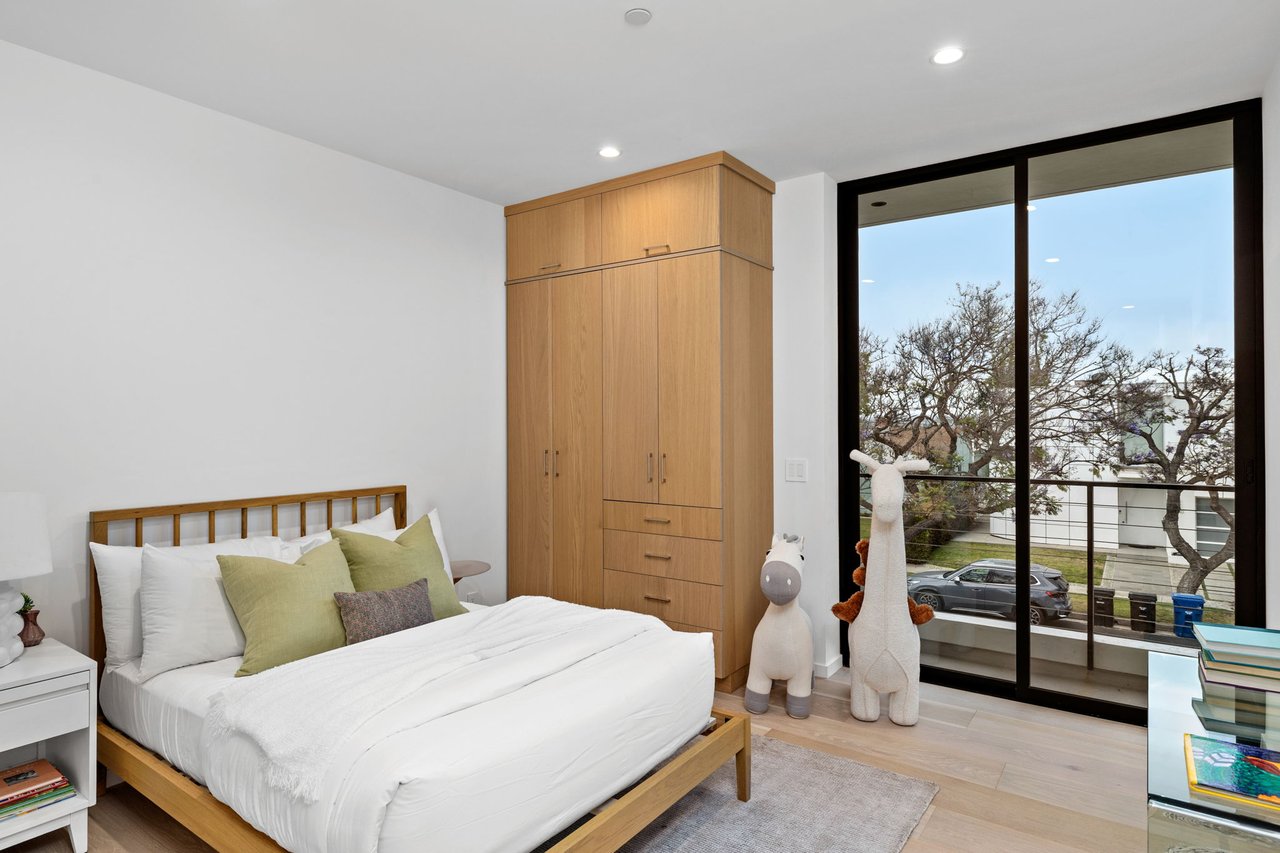 3041 Mountain View