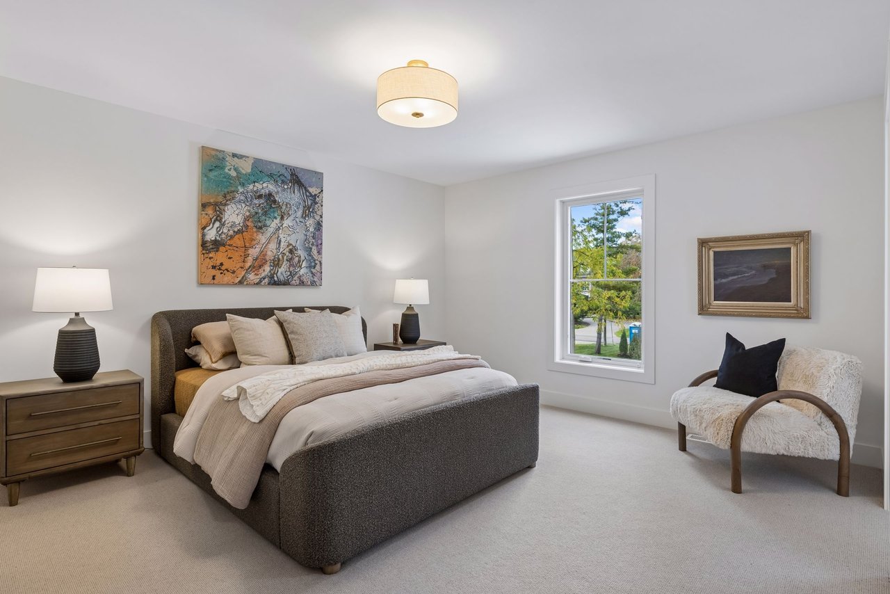 4909 Rolling Green Pkwy, Edina