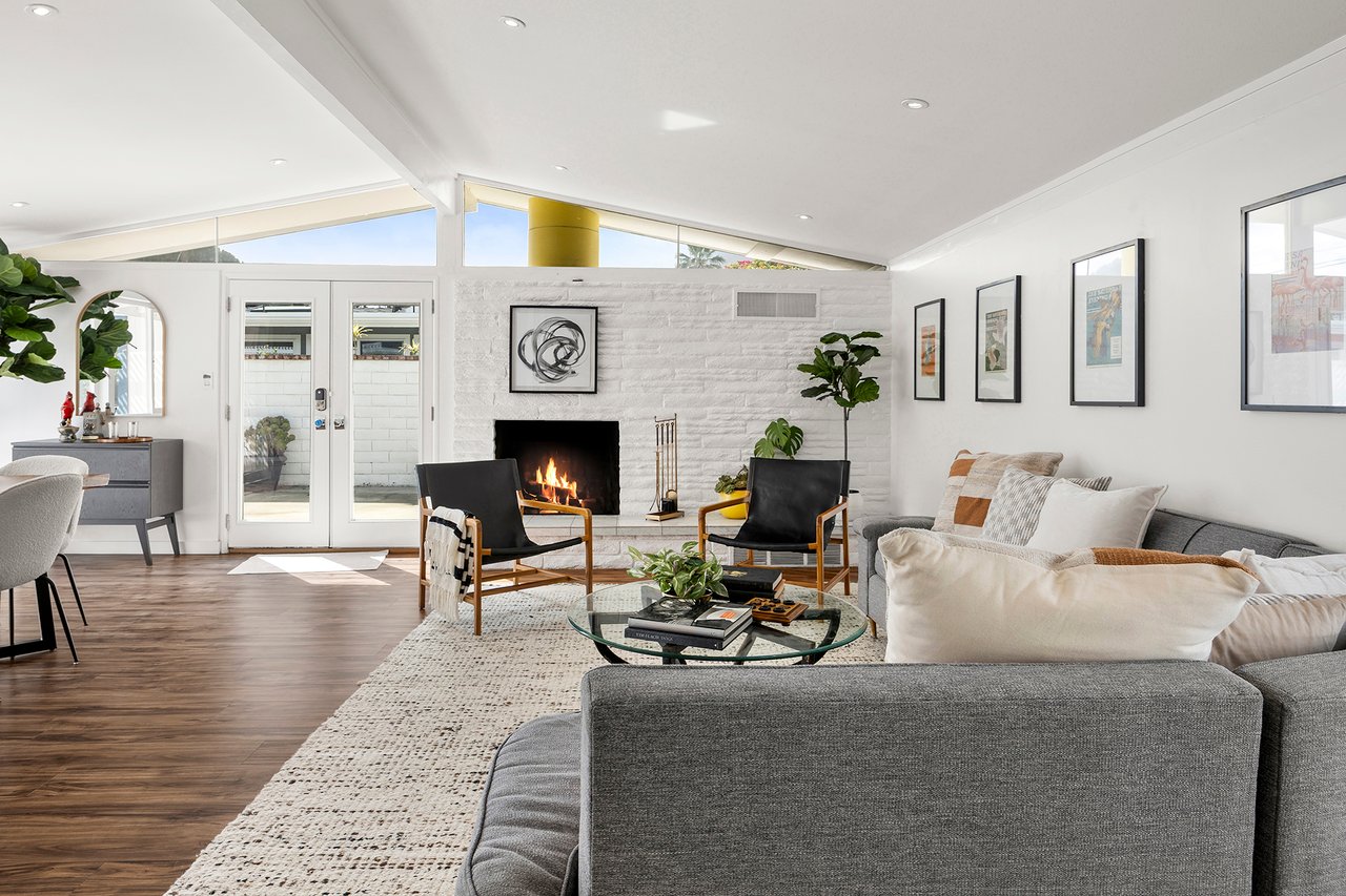 Tustin Cliff Home May For Sale
