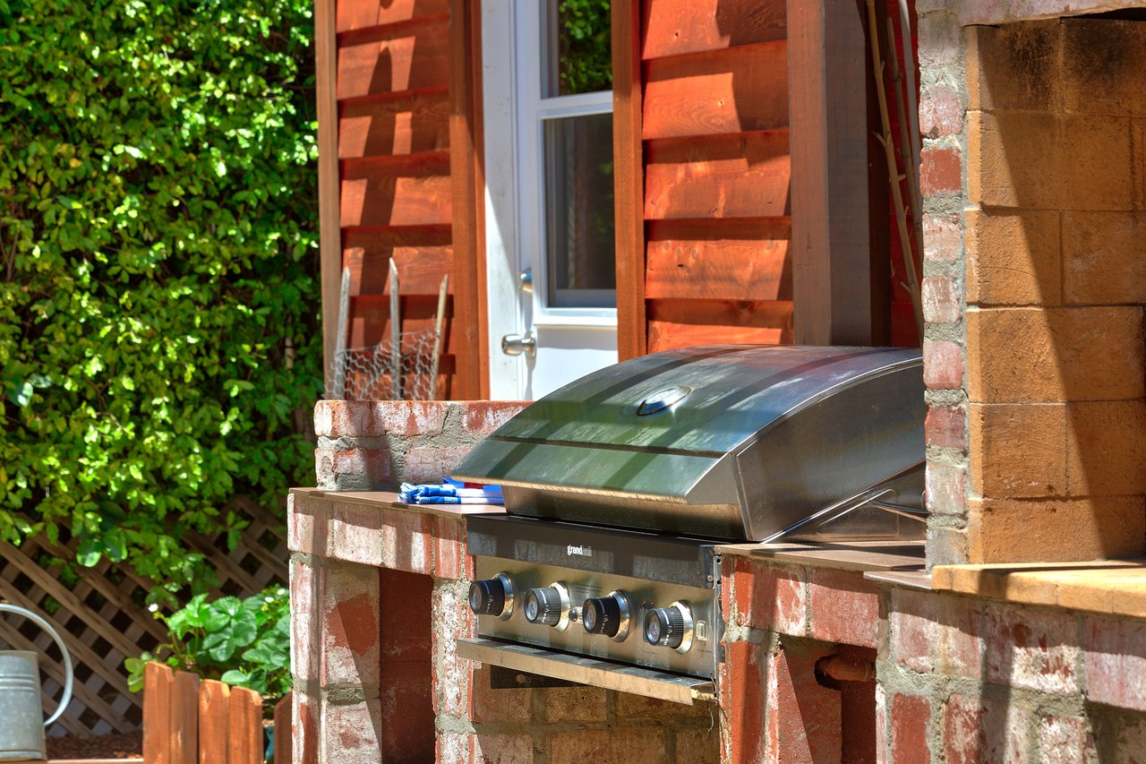 39 Dutch Valley Lane, San Anselmo