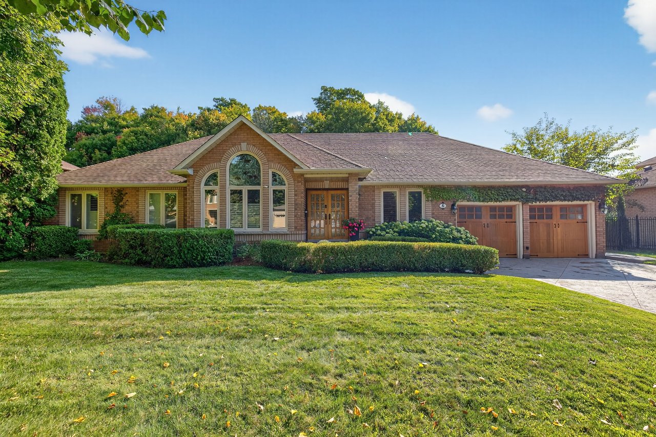 6 Falling Leaf Crt, Aurora