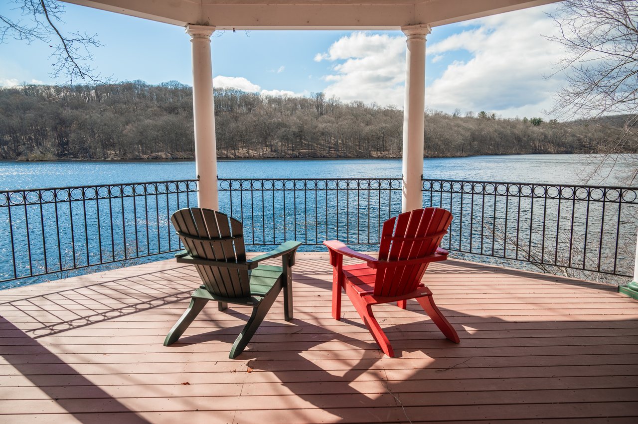 The Springhouse Estate at Pierson Lakes