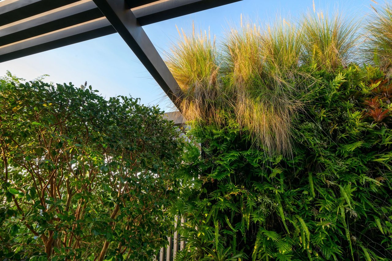 BISCAYNE POINT VILLA MOIRE
