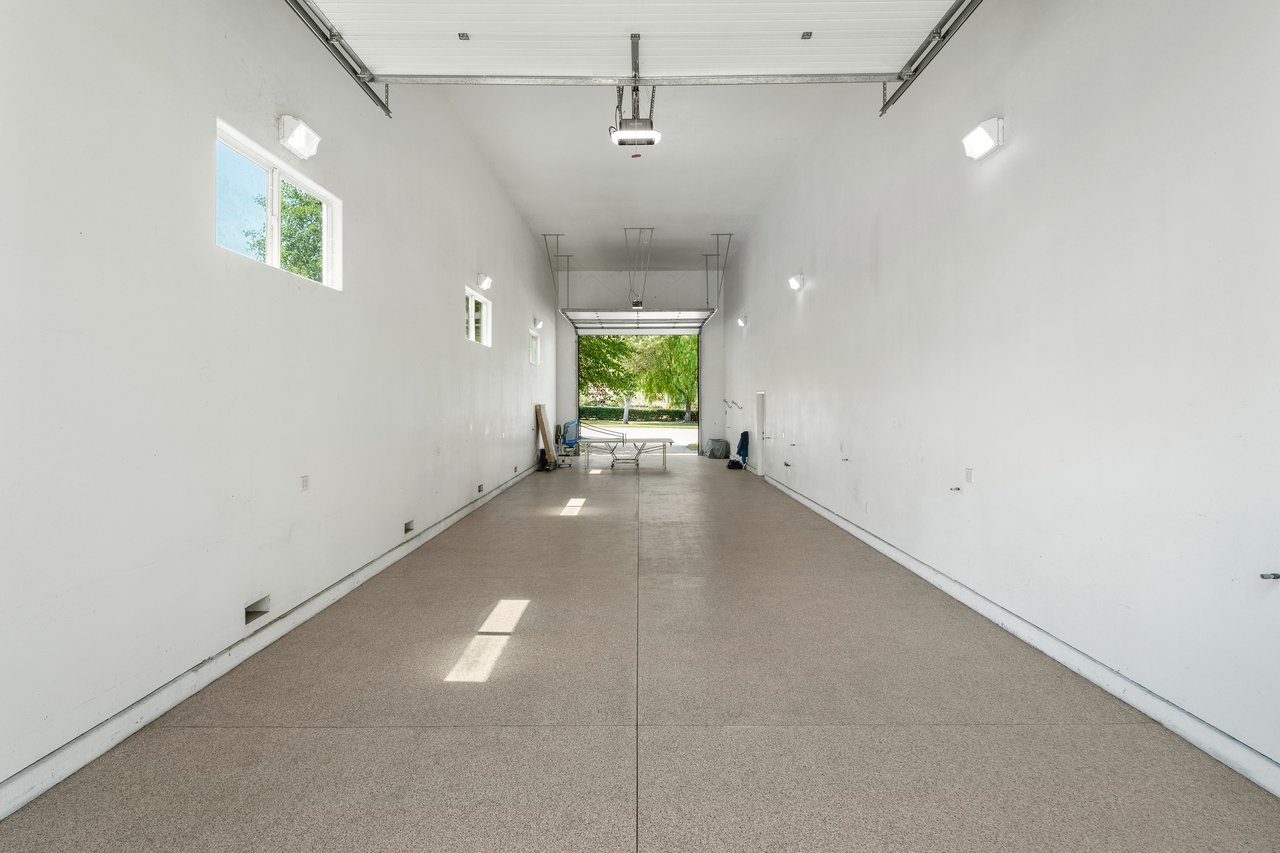 42600 Avenida Escala