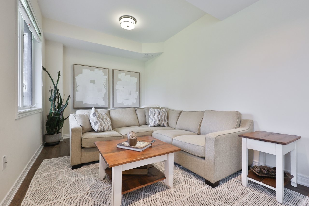 34-2400 Neyagawa Boulevard, Oakville