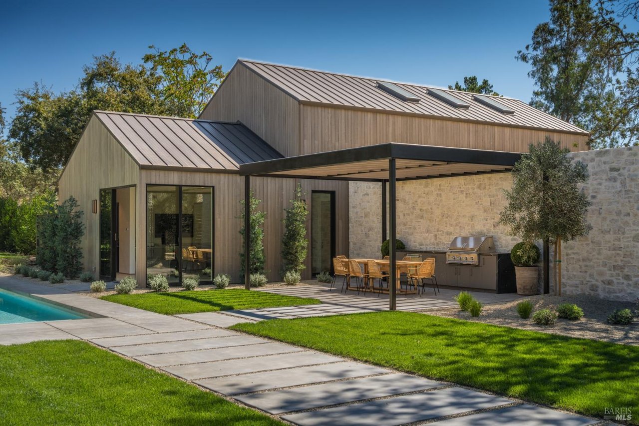 1438 Ridge Valley Road