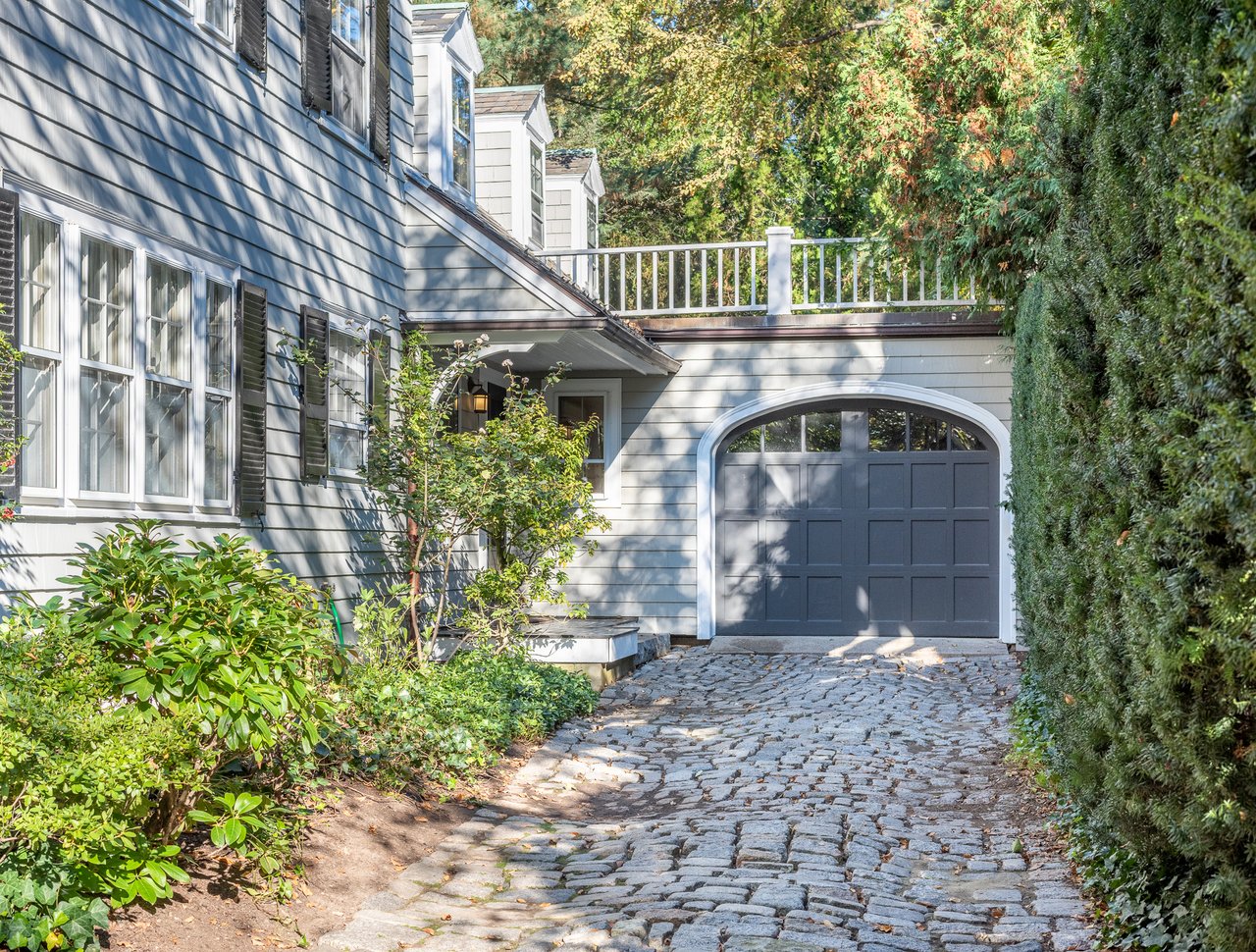 157 Coolidge Hl