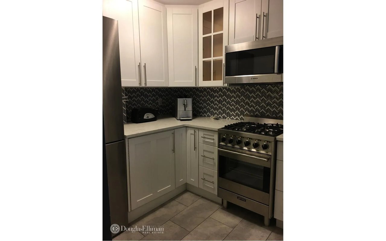 217 West 14th Street Unit: 4F