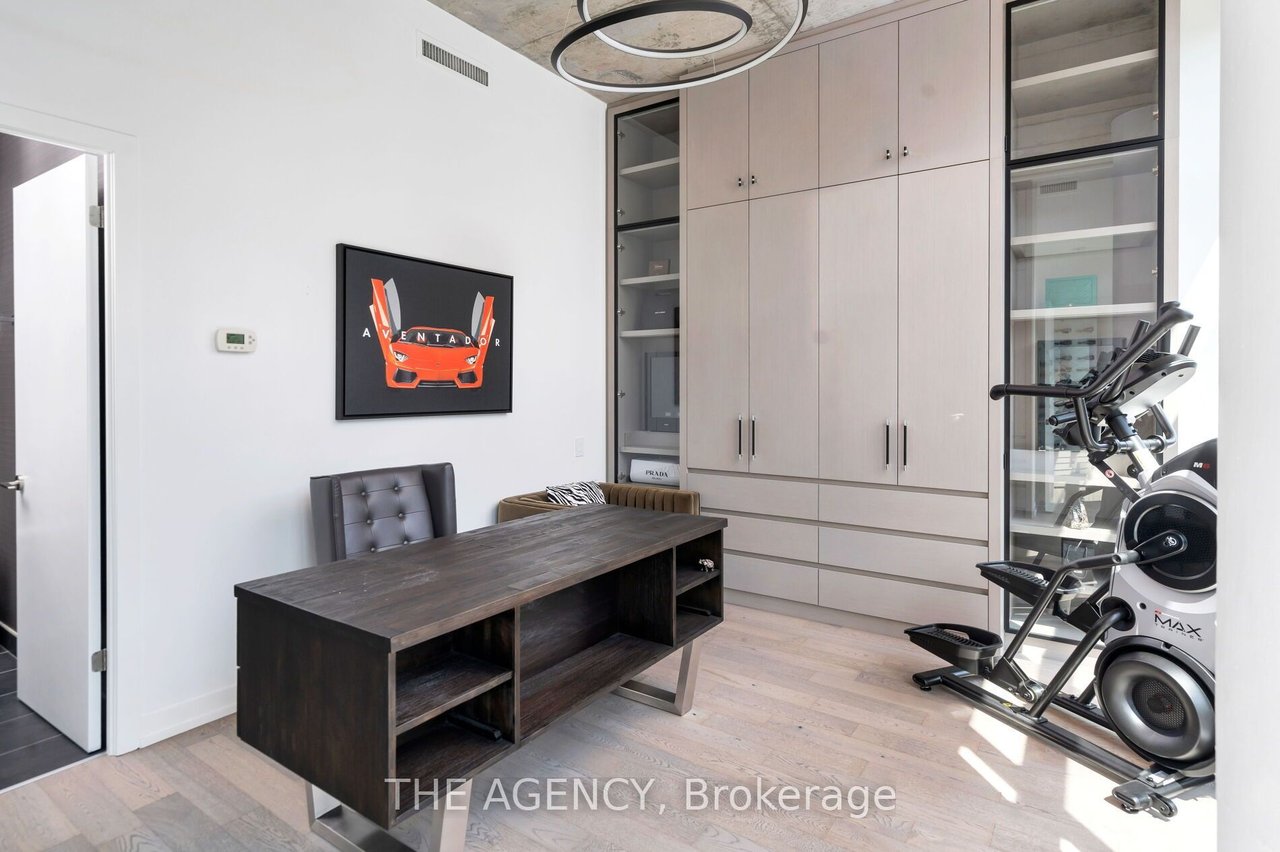 KING WEST LUXURY 
