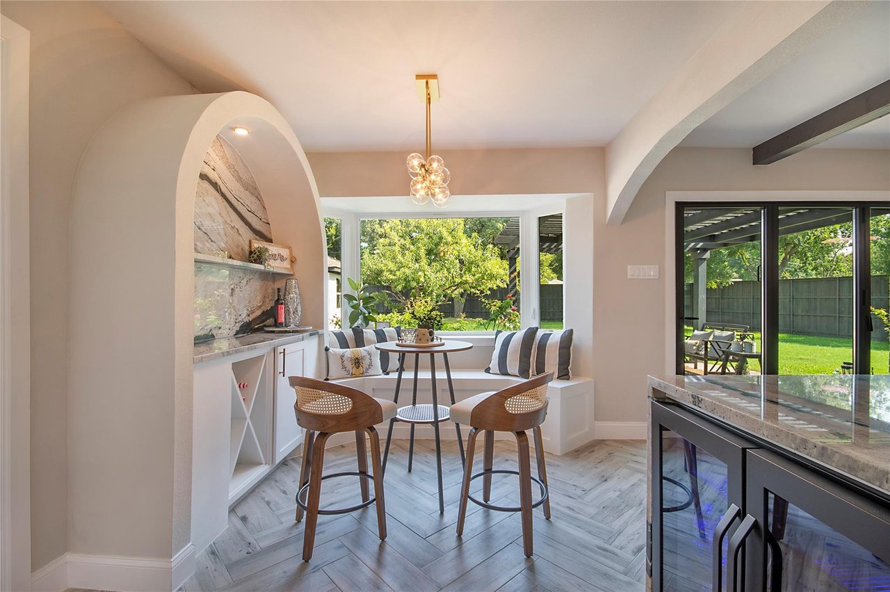 3707 Alta Vista Lane