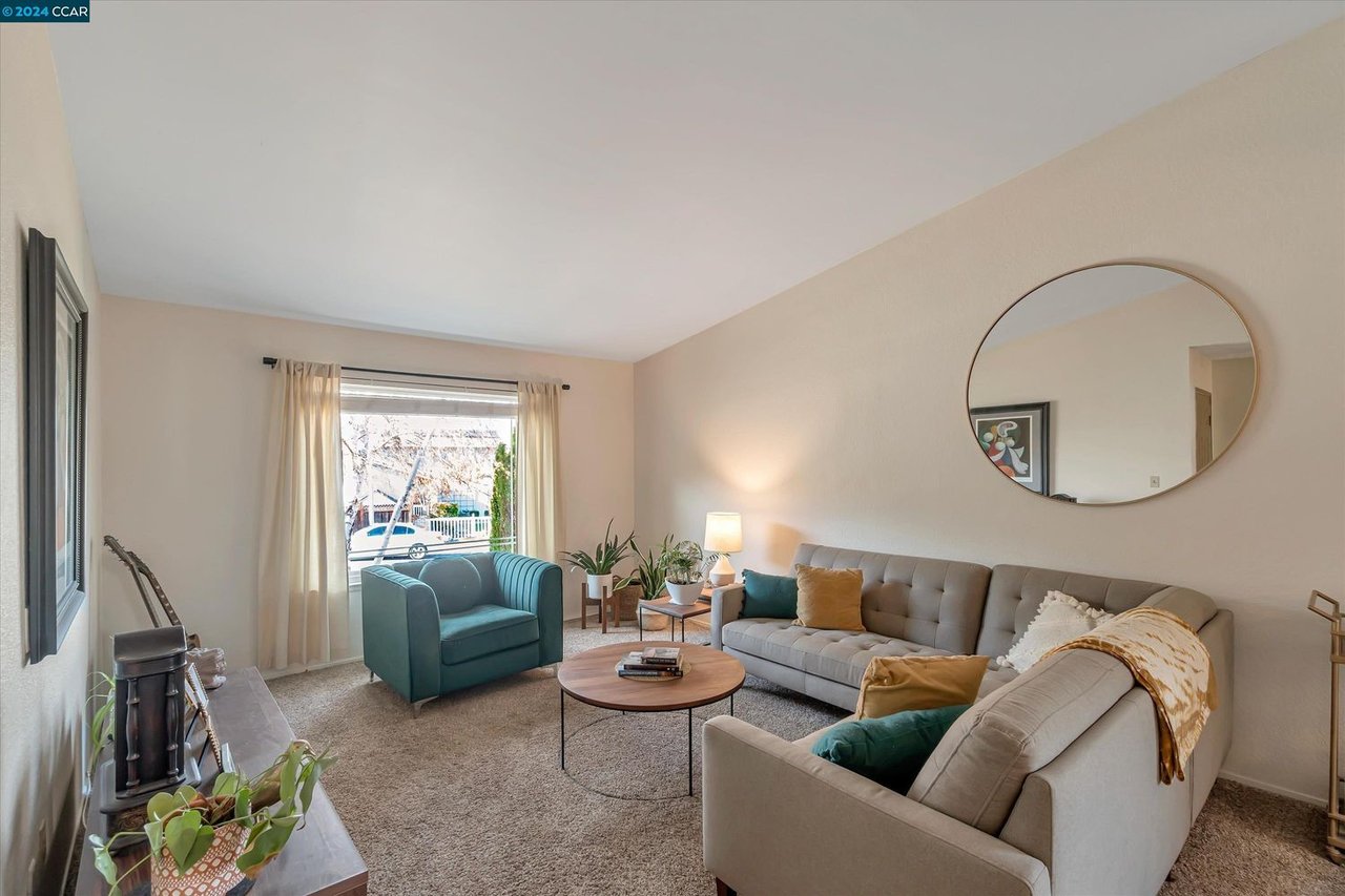 2216 Bristlecone Dr