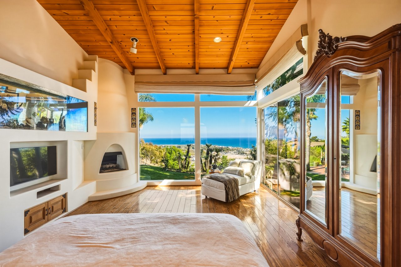 3400 Coast View Dr