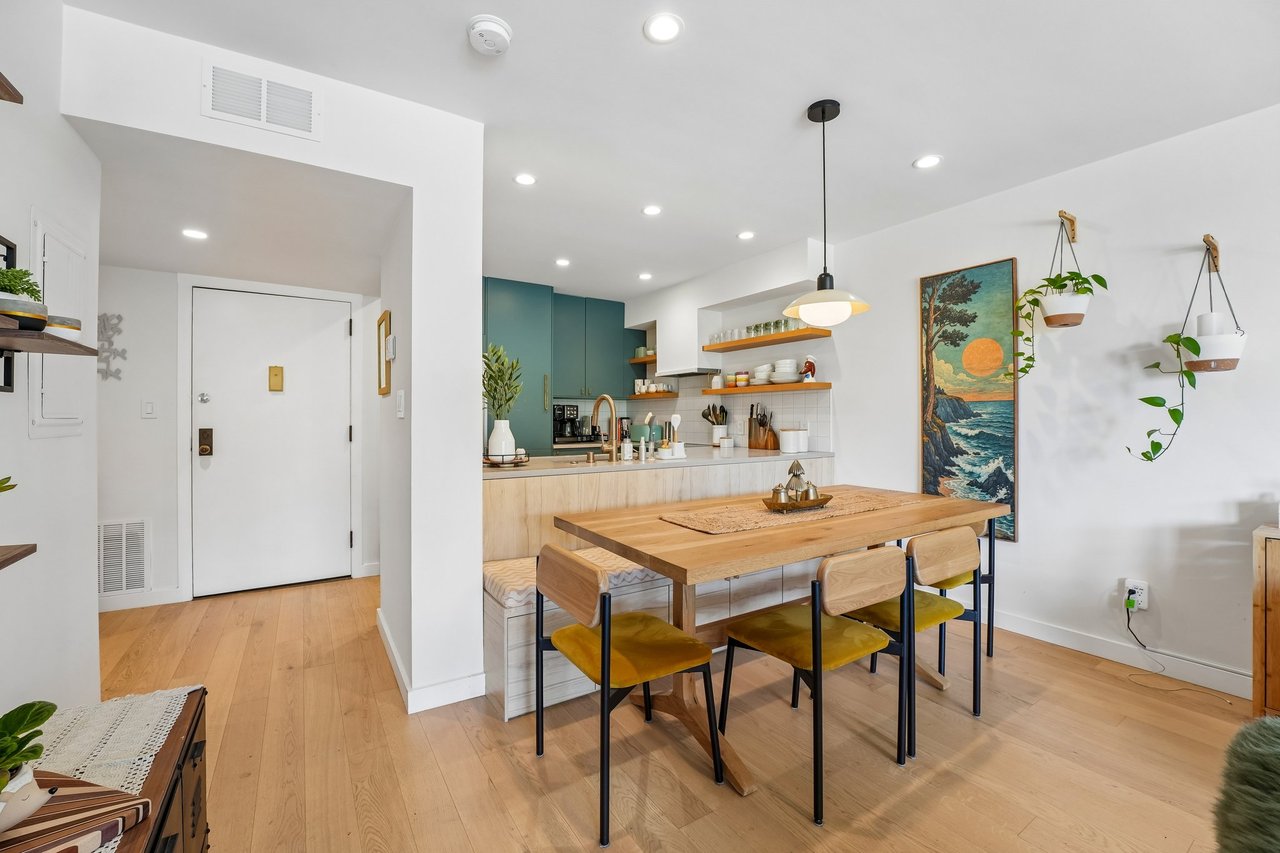 875 La Playa St