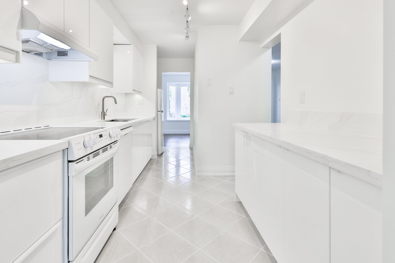 2-4635 Regents Terrace, Mississauga