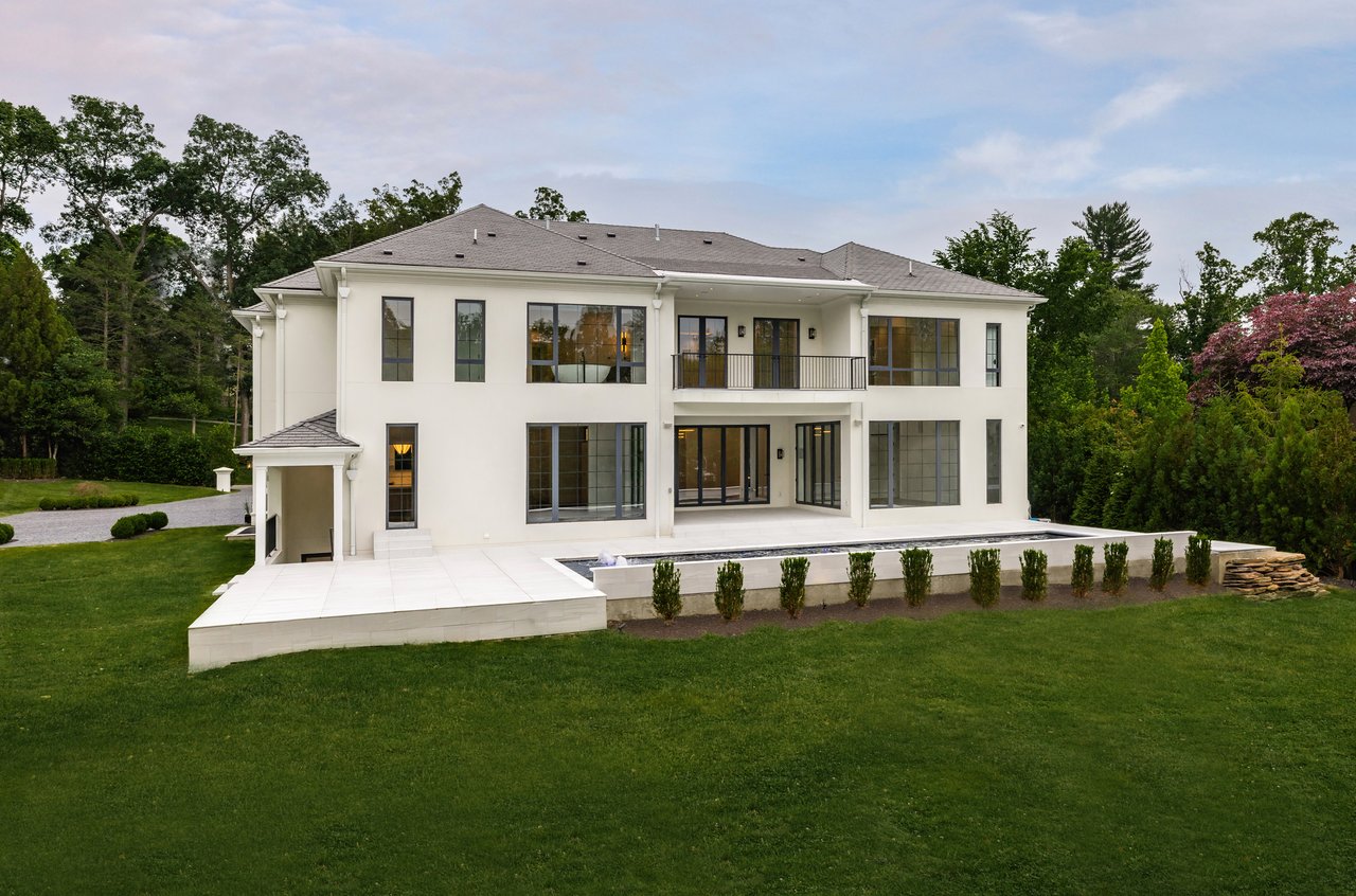 1102 Chain Bridge Road