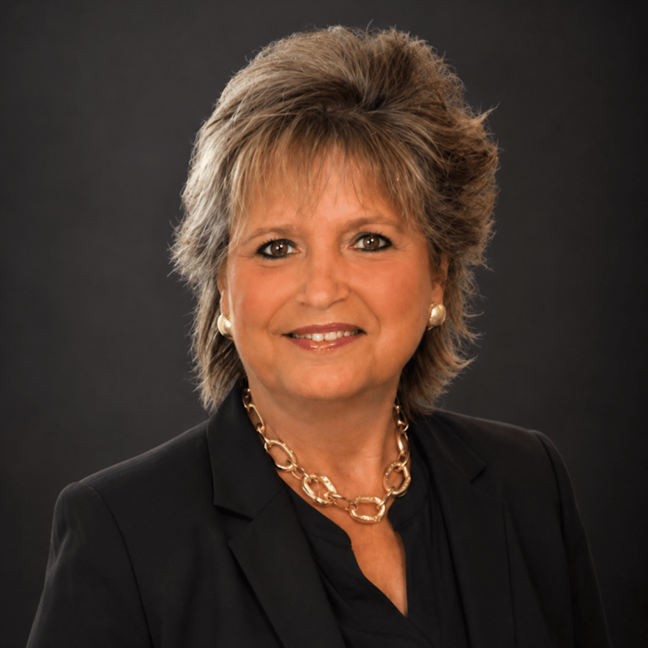 Pam Peck Winchester, TN Real Estate Agent Headshot