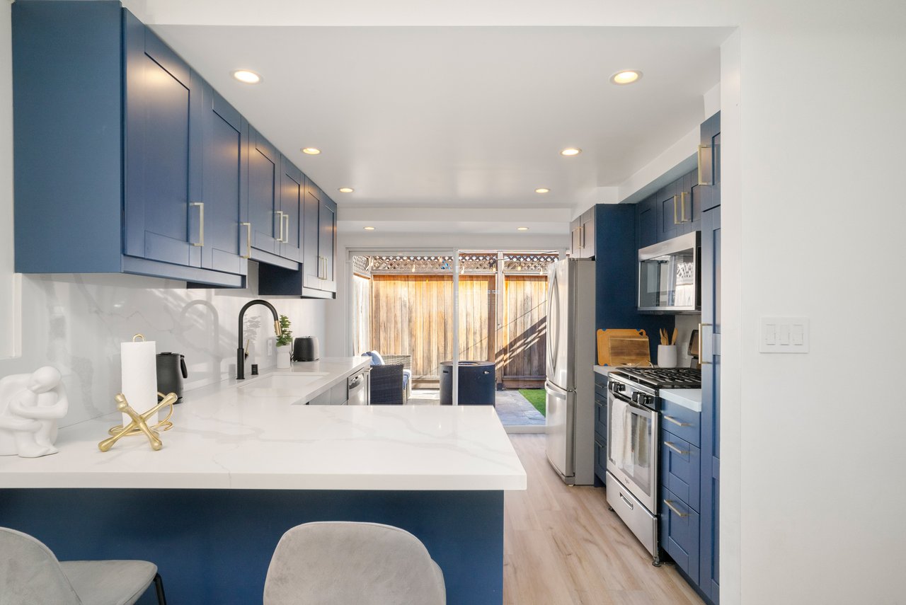 4040 Grand View Blvd #7