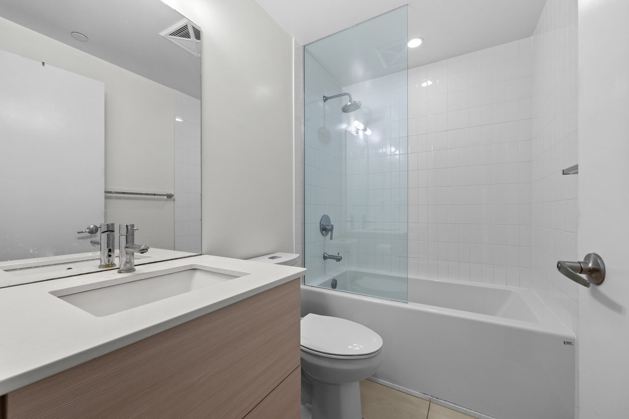 210 Simcoe Street Suite 607