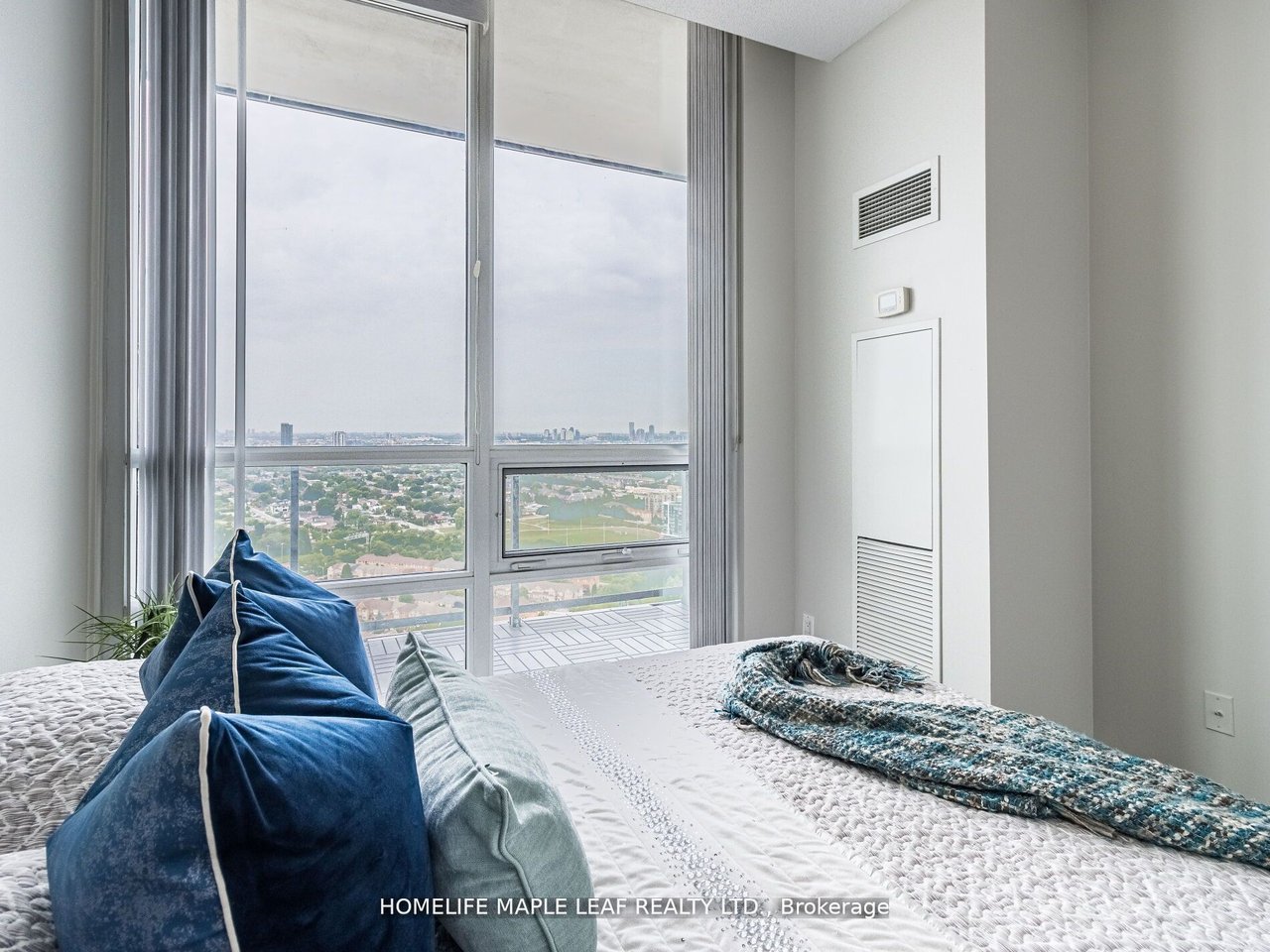 LAKESHORE PENTHOUSE