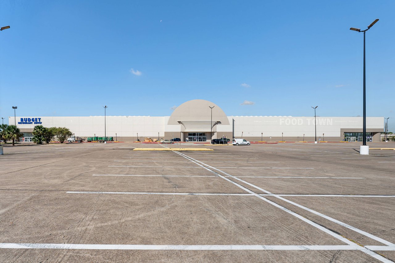 For Lease: Hohoho Retail Center