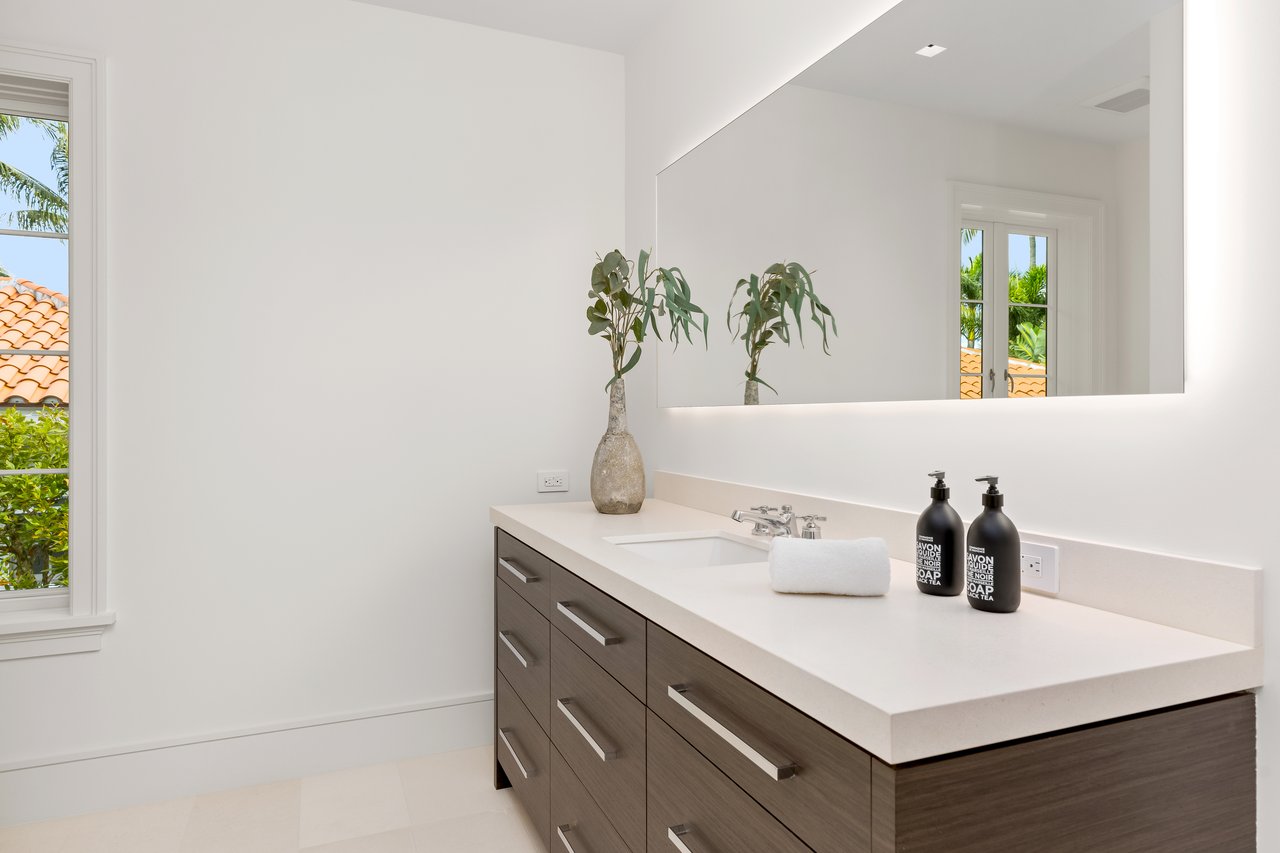 New Construction in Coveted Midtown