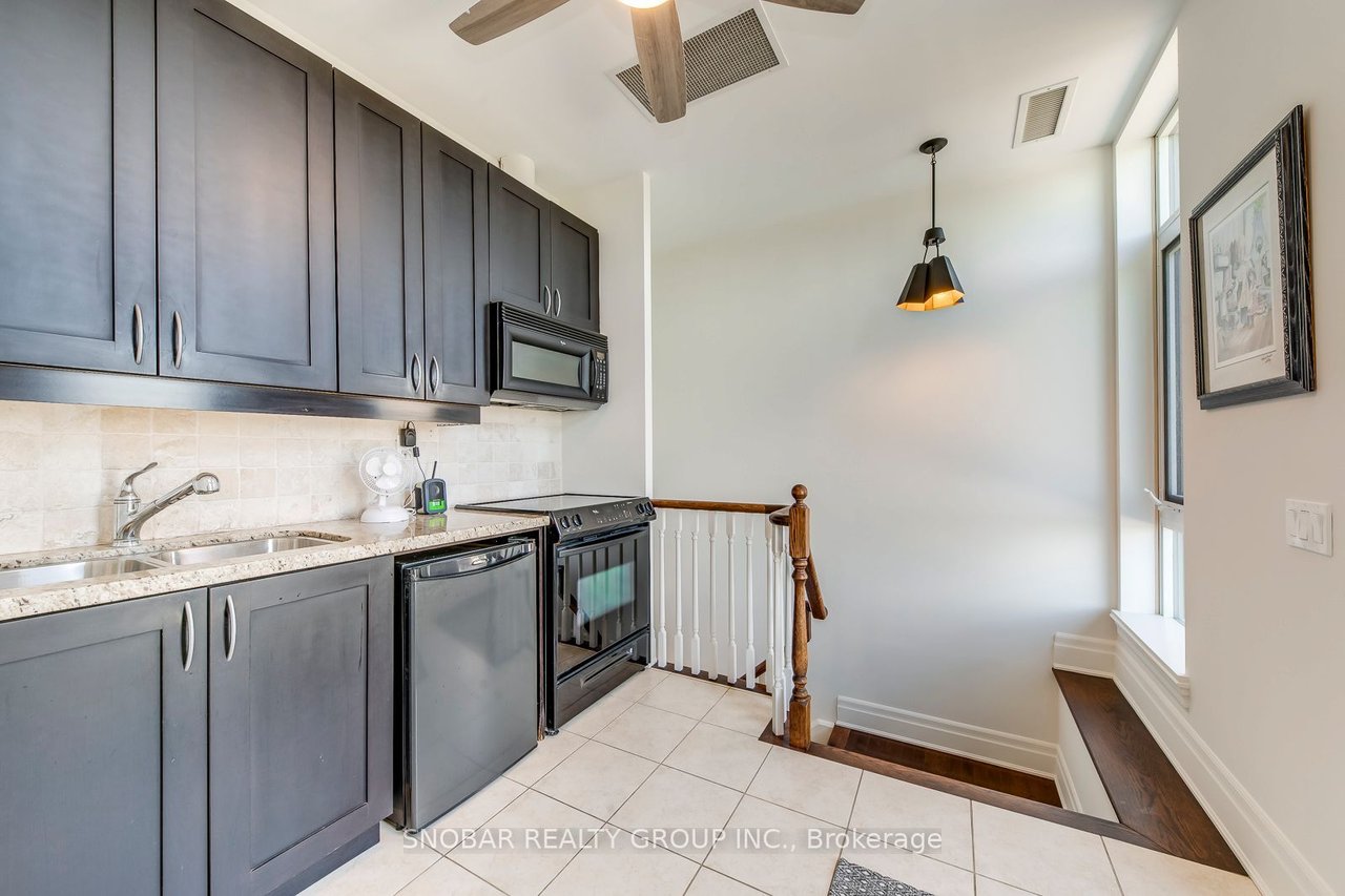 PAISLEY MODEL PENTHOUSE