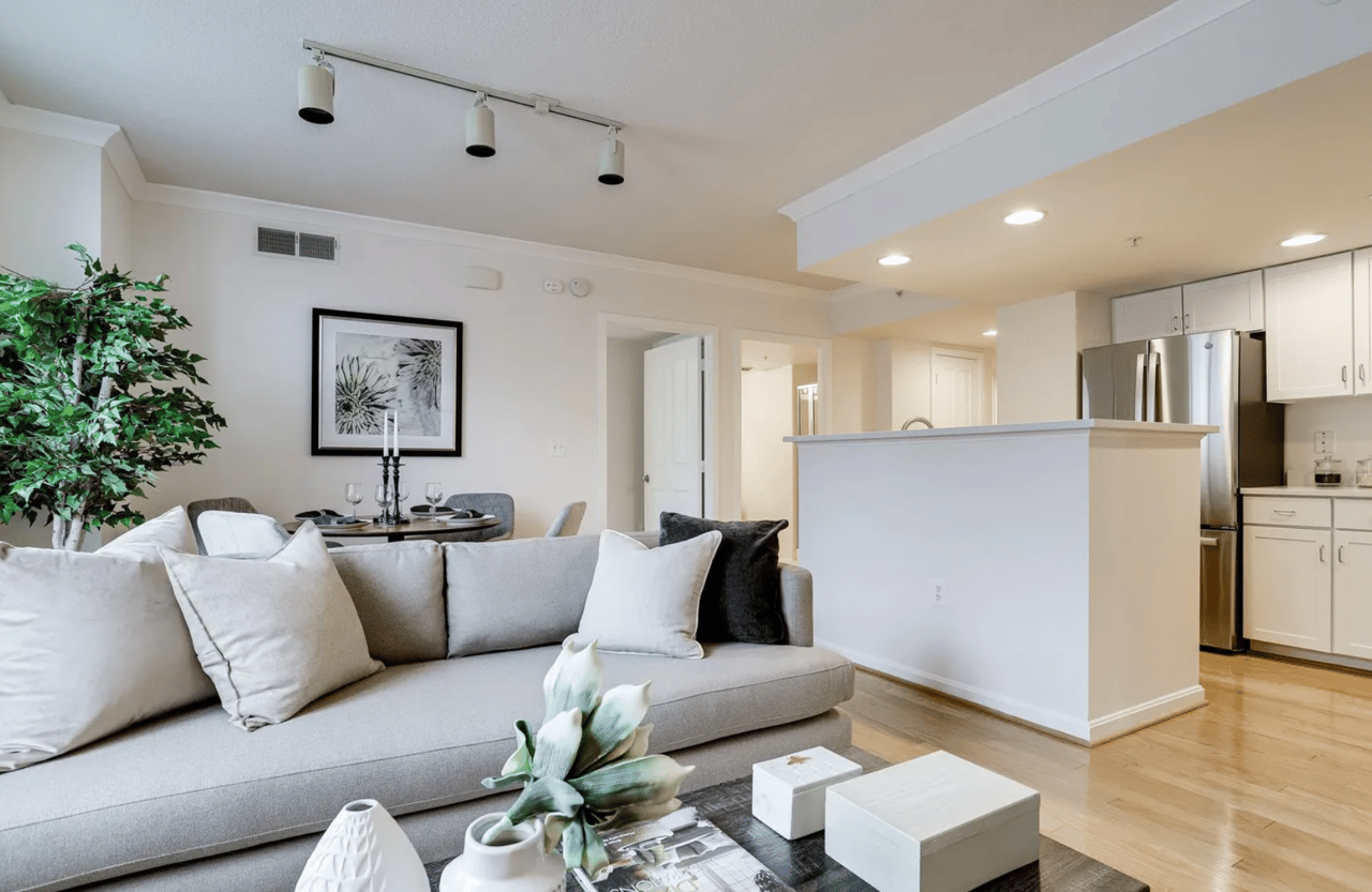 2220 Fairfax Dr, #803