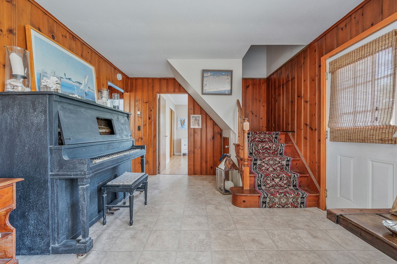 38 W Lighthouse Walk