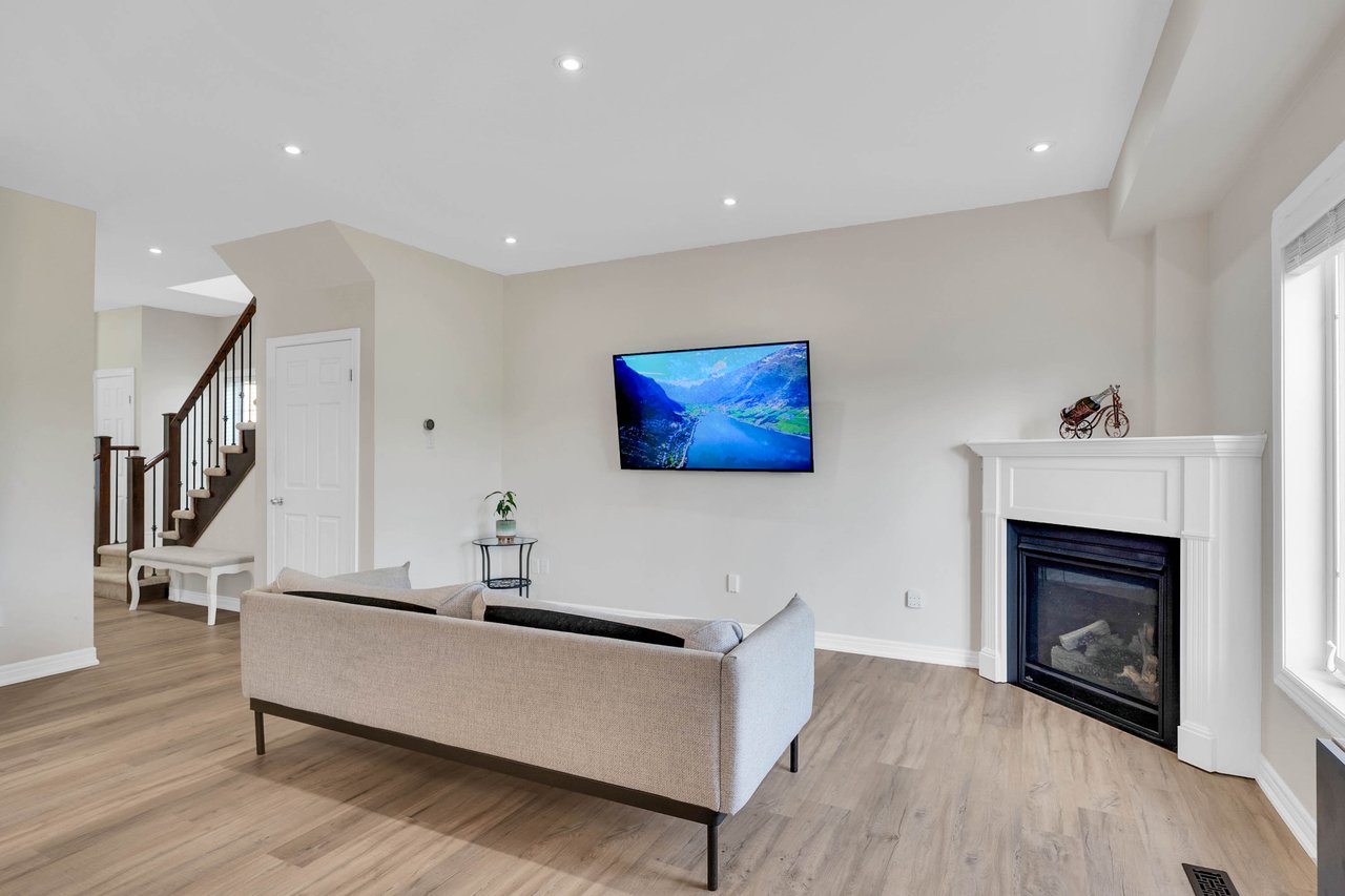 73 Medici Lane Unit: 5