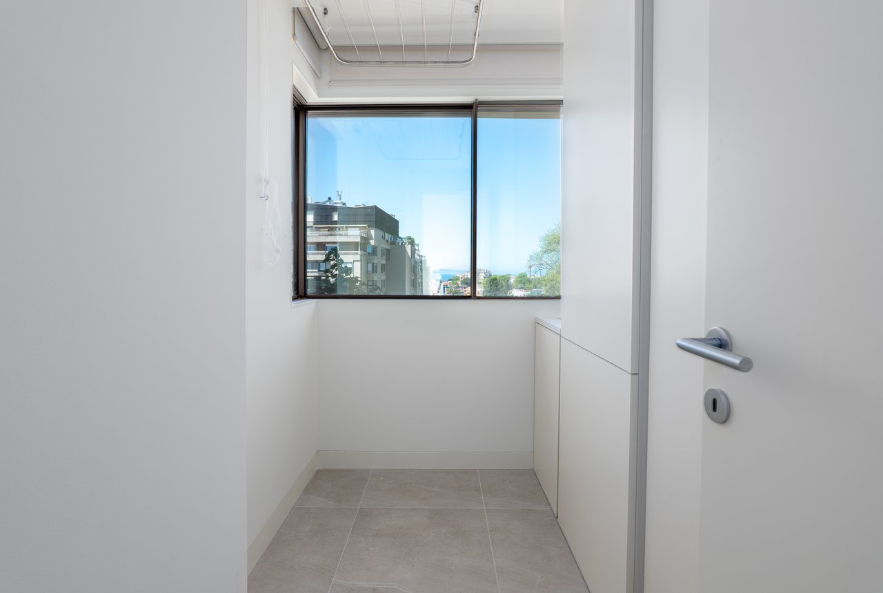 3-Bedroom Apartment with Panoramic Ocean & River Views in the iconic Foz do Douro's New Landmark - Miramar Tower 