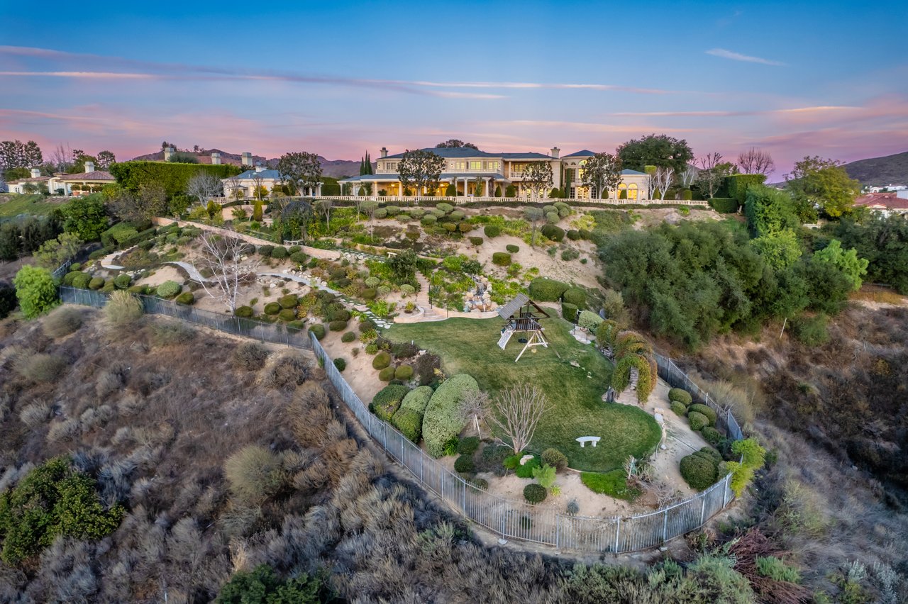 996 Vista Ridge Lane