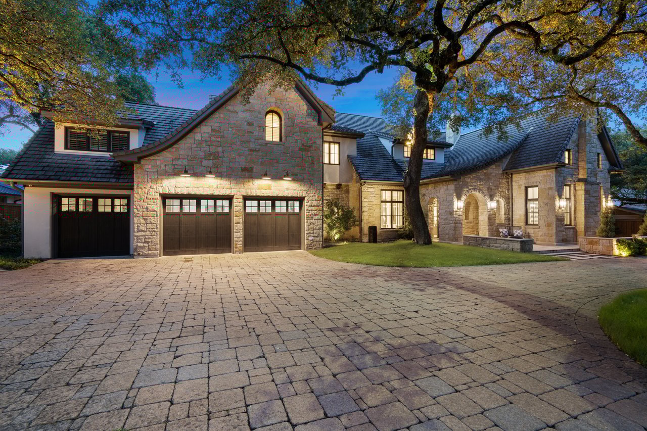 4907 Rollingwood Drive