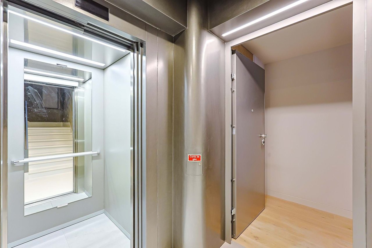 Stylish 2-Bedroom Apartment in the Heart of Lisbon with Exceptional Amenities