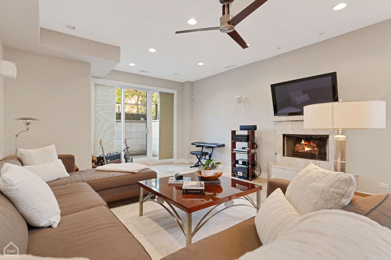 2115 W Superior Street 