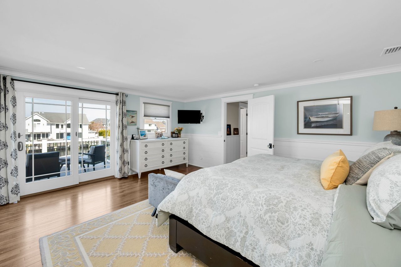 Exclusive Curtis Point Home with Pool