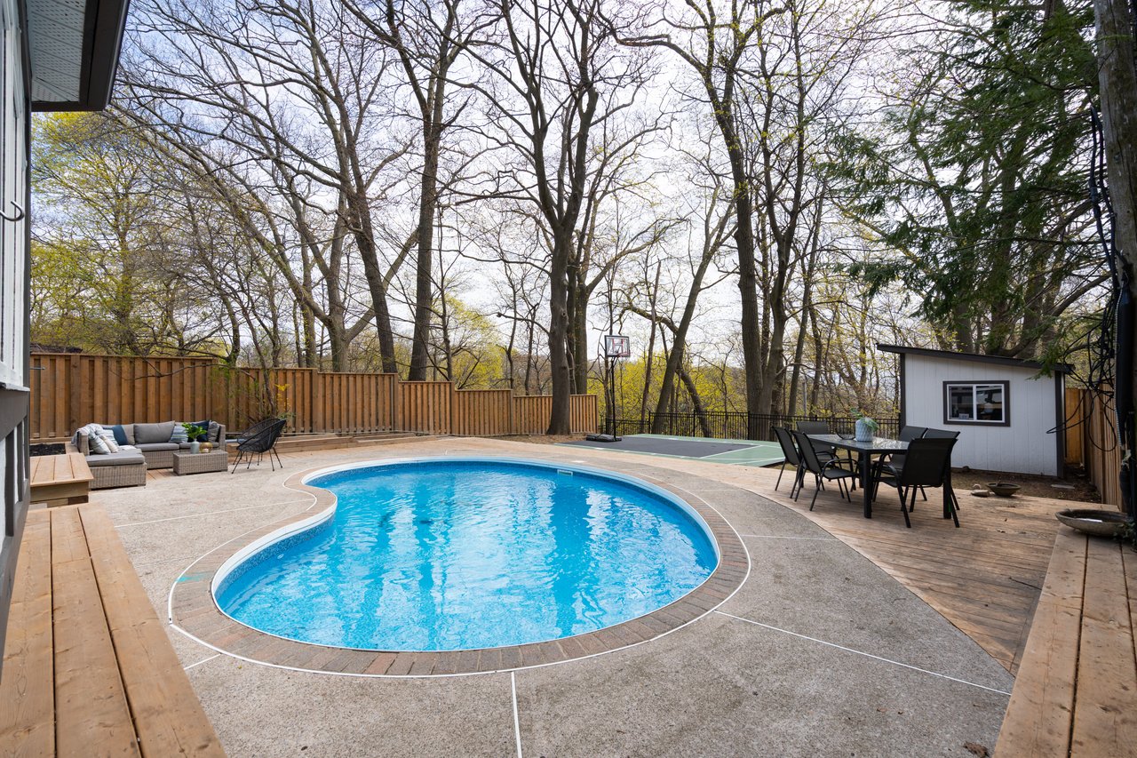 27 Bracken Ave