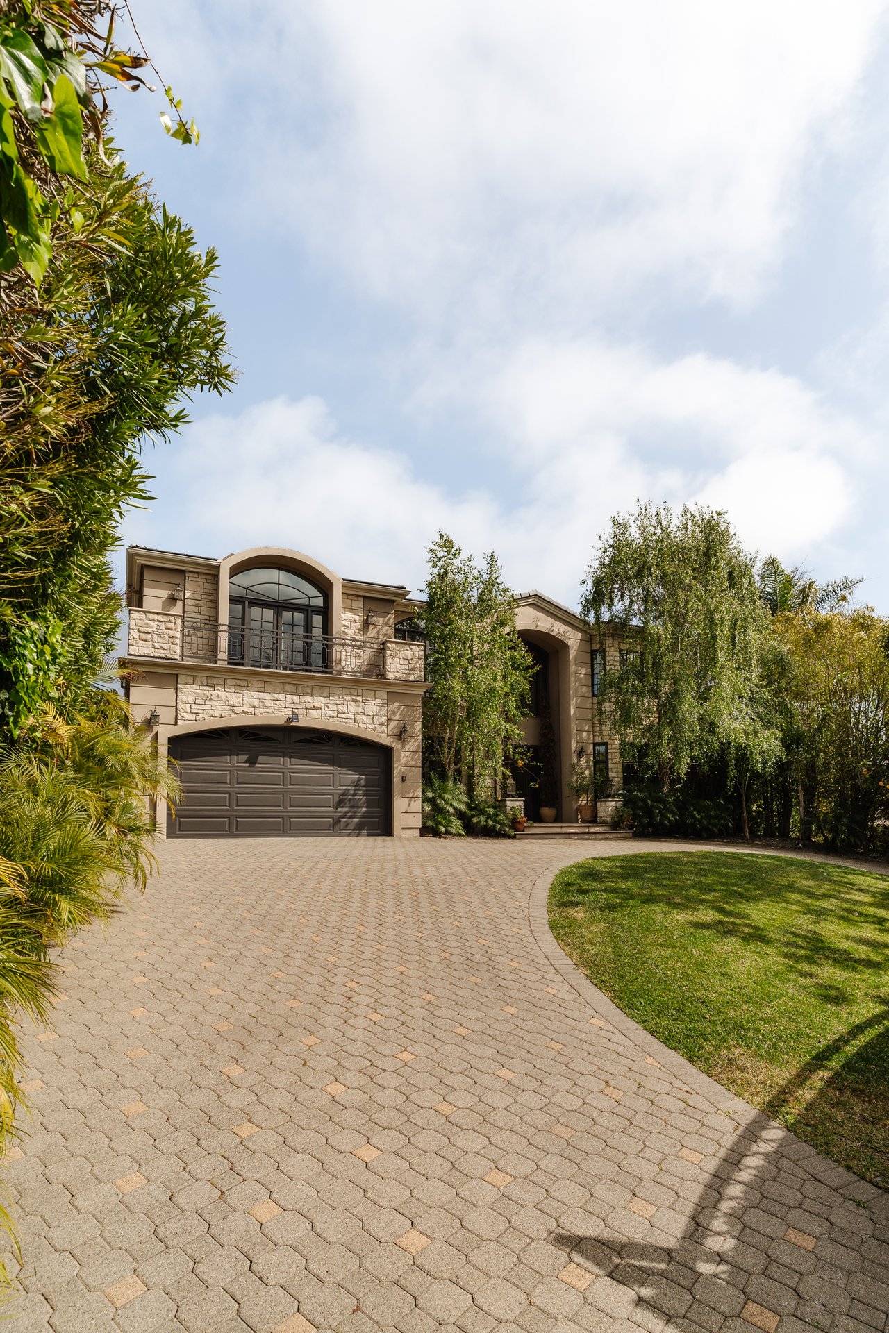 1202 San Vicente Blvd