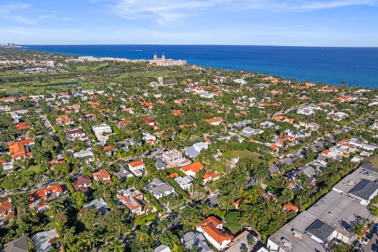 Double Lot Charmer In Town