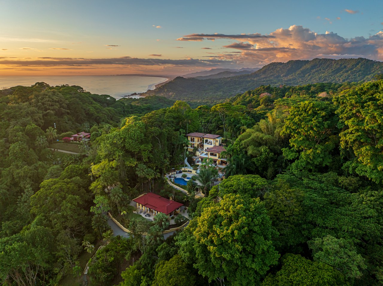 Nido Escondido, Playa Dominical