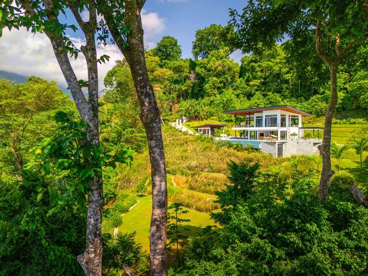 Luxury 4-Bed Home with Ocean & Jungle Views in Ojochal