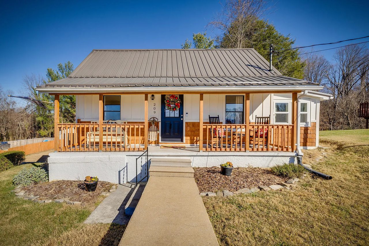 209 4th Ave